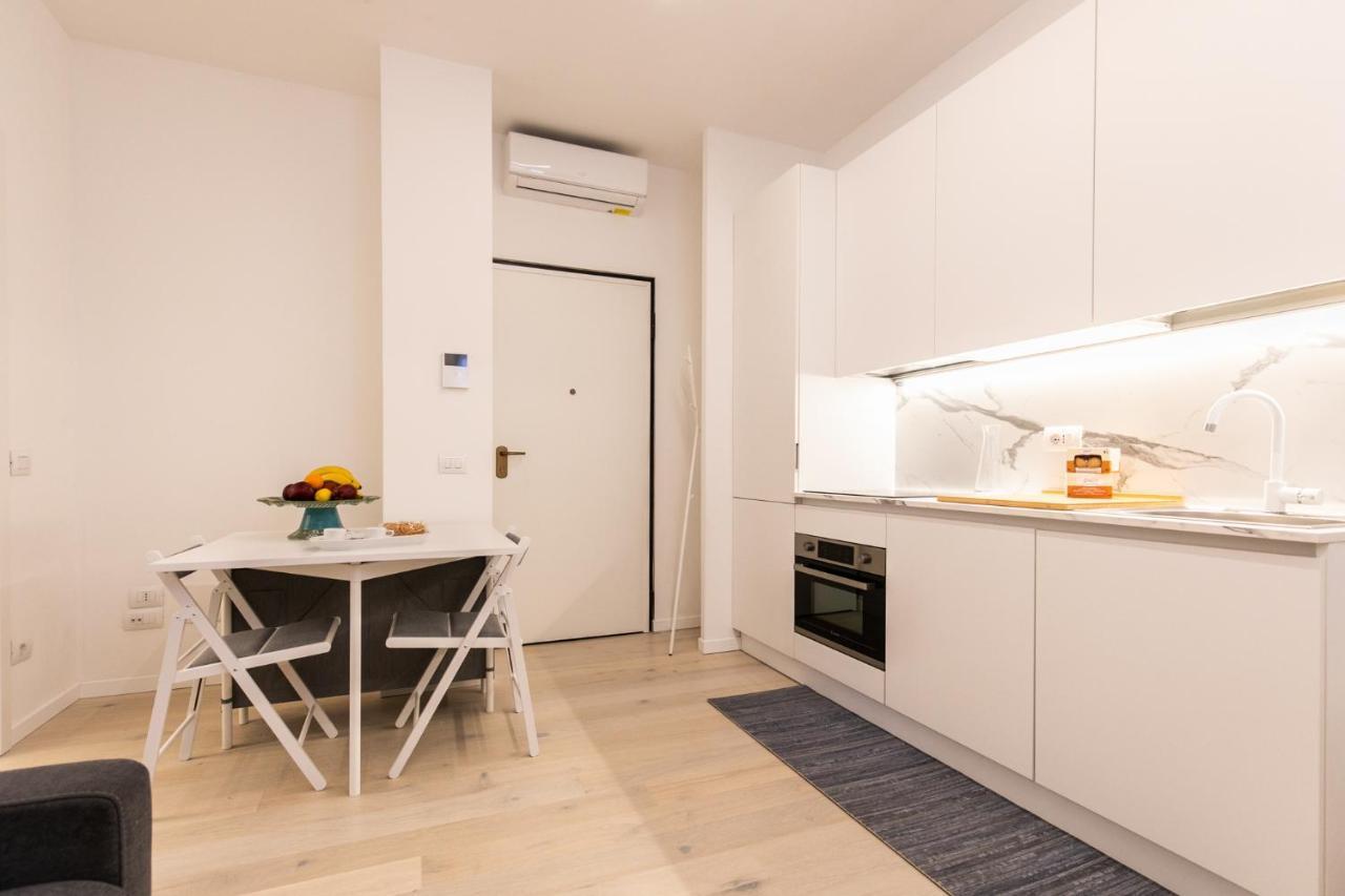 Luxury Apartment - A Due Passi Dal Centro Di Milano Exterior photo