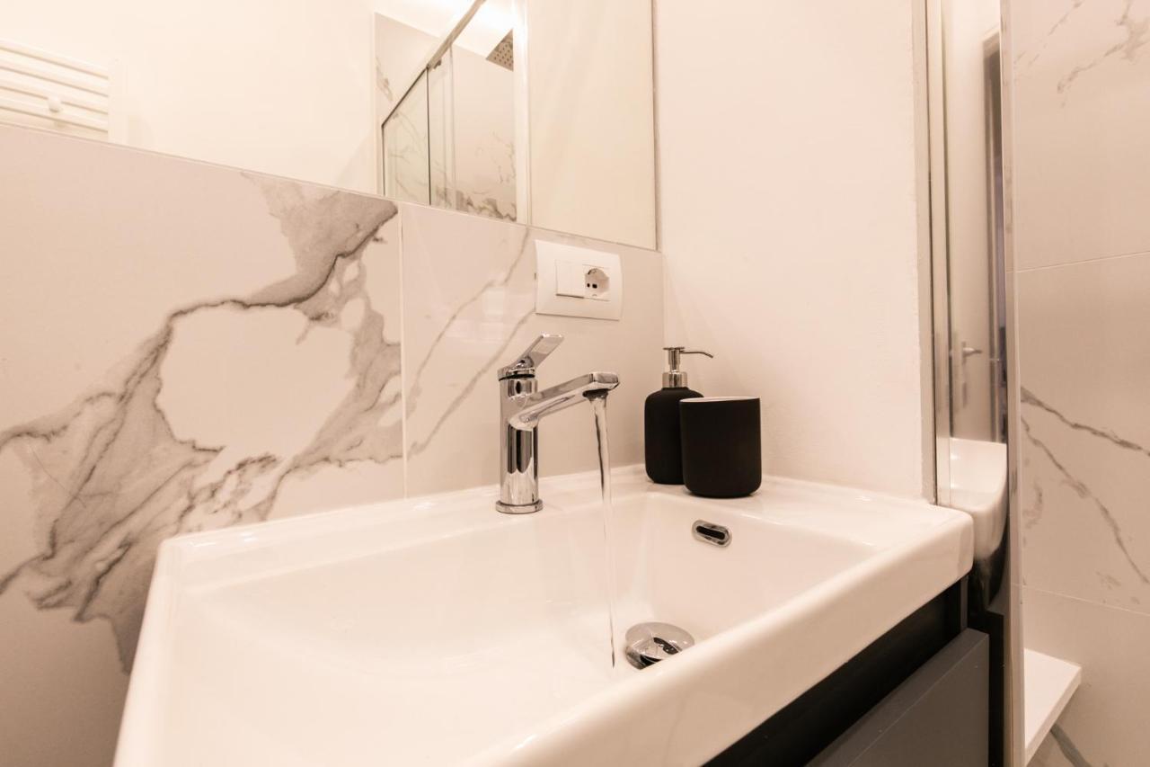 Luxury Apartment - A Due Passi Dal Centro Di Milano Exterior photo